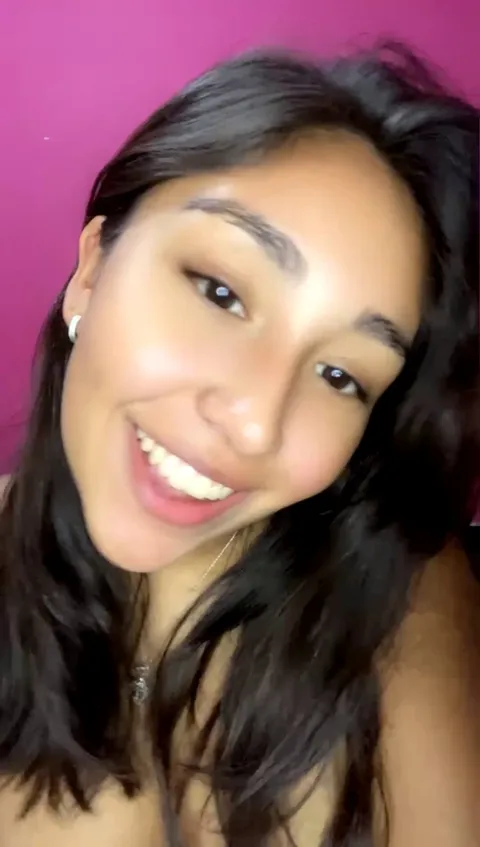 Lips soft, hole hungry.