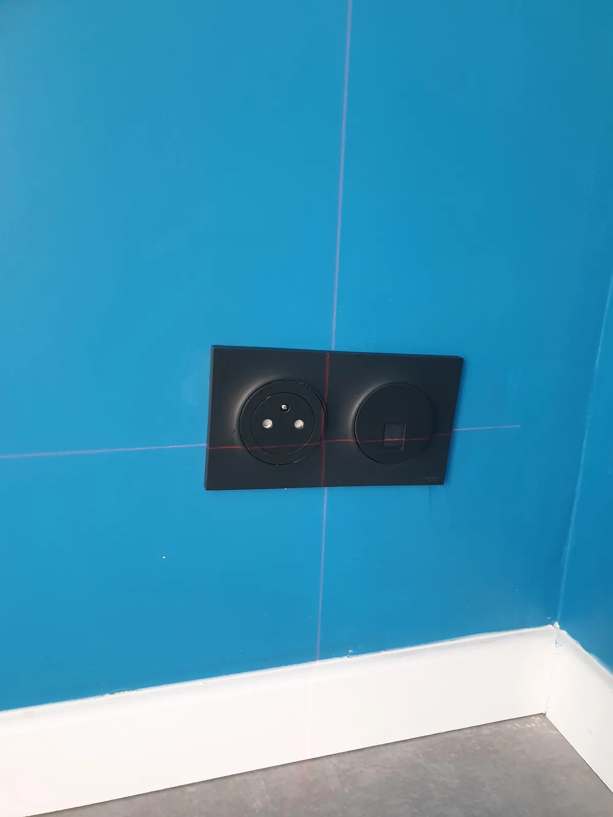 My contractor is so bad, how can I fix this ?