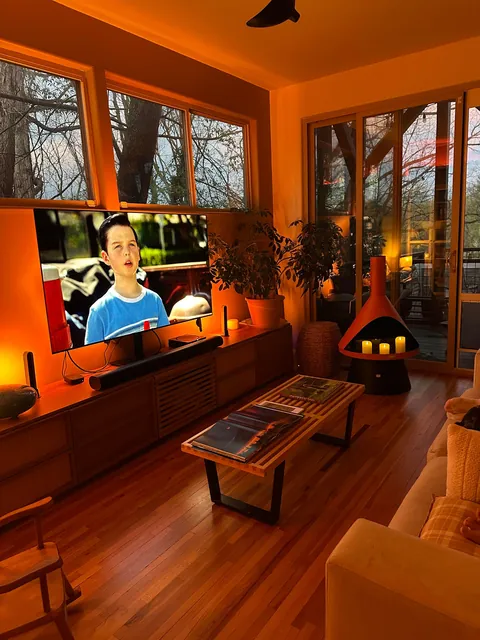 Windows open, thankful for spring arriving 🏡