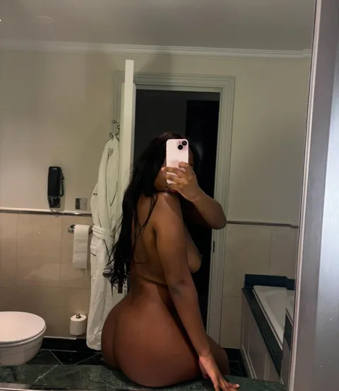 24f African girl with a huge creampie kink :p