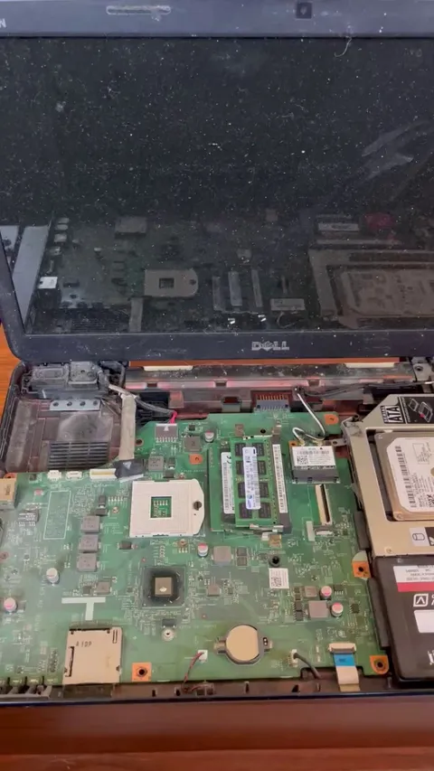 Another rarity, an upgradable laptop cpu