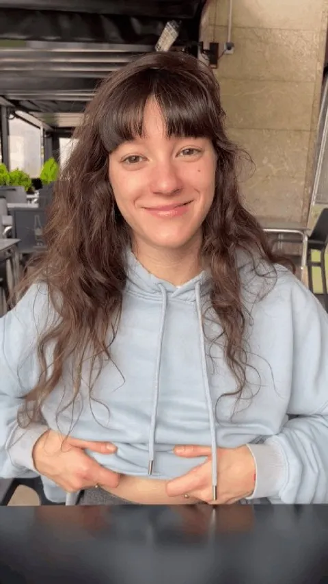 cute smile and petite tits, perfect conbination