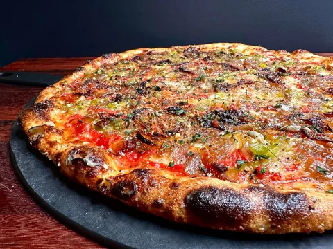 [Homemade] garlic and onion pizza