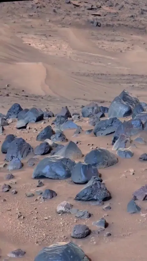 NASA released clearest view of surface of Mars!!!