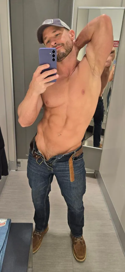 Little changing room strip 😁