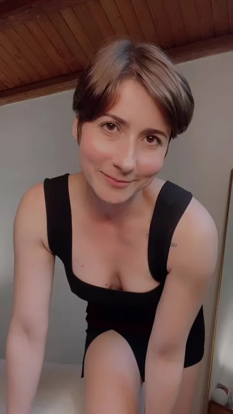 Prove me wrong, but dresses are better worn with no panties underneath...