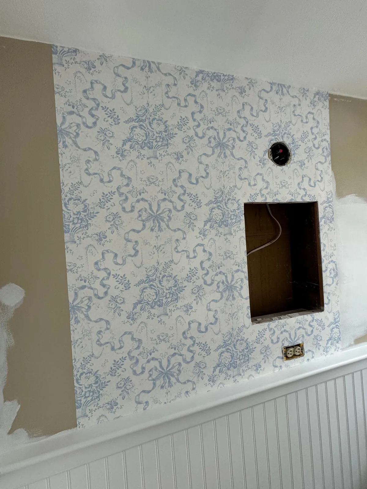 Powder Room Makeover!