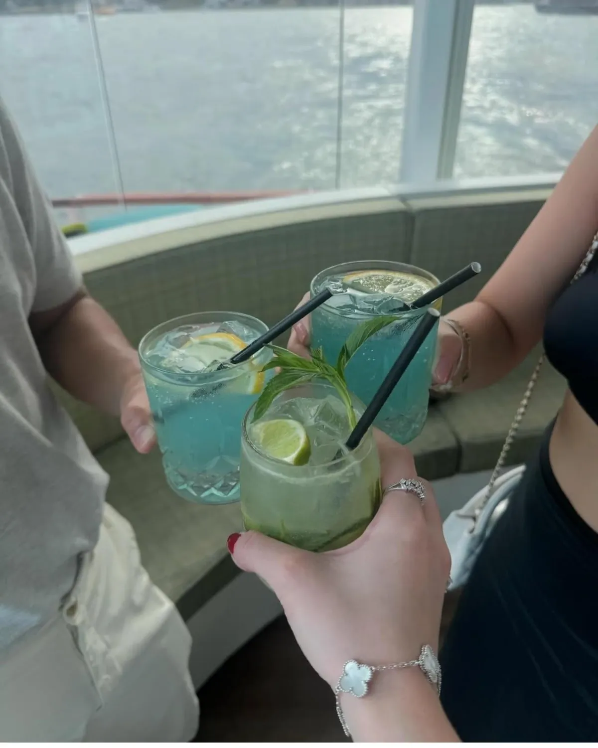 The OG palamunin ng Pinas! Kitty Duterte. Unemployed but dripping in luxury from head to toe.