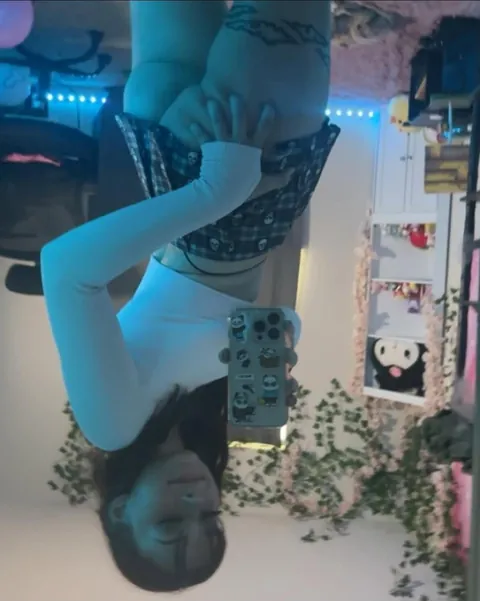 Just a few of my all time favourites, as a pt 2 of my introduction 😊 If you dont know them let me know and I'll spill their name ❤️ These are the types of girls who will ruin your streak 🤭🤭 but not mine ofcourse~ since you're just weak little gooners