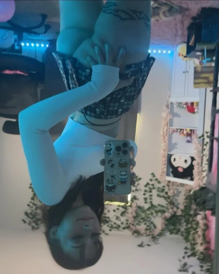 Just a few of my all time favourites, as a pt 2 of my introduction 😊 If you dont know them let me know and I'll spill their name ❤️ These are the types of girls who will ruin your streak 🤭🤭 but not mine ofcourse~ since you're just weak little gooners