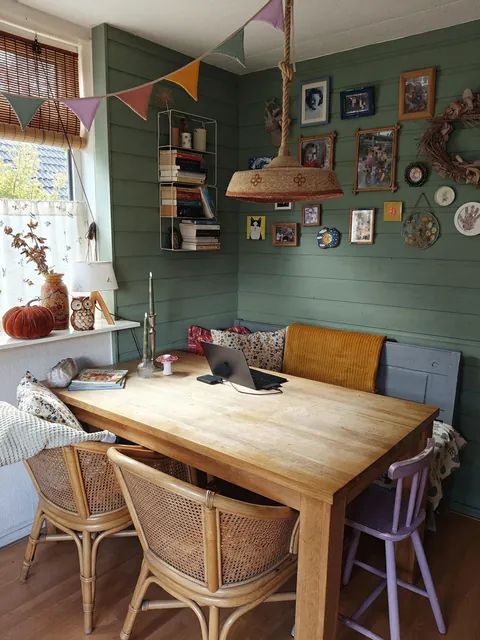 The cosy little corner where the four of us do, well.. everything