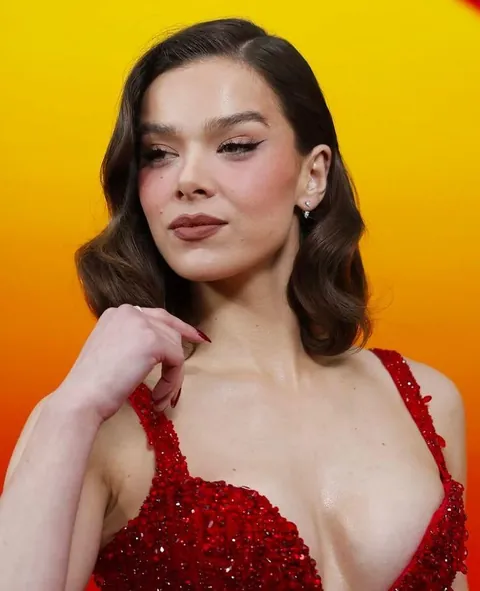 Hailee Steinfeld