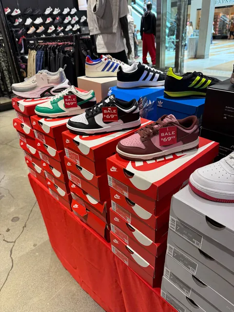 How my local footlocker have all the heat while I’m unemployed? 😭🥀