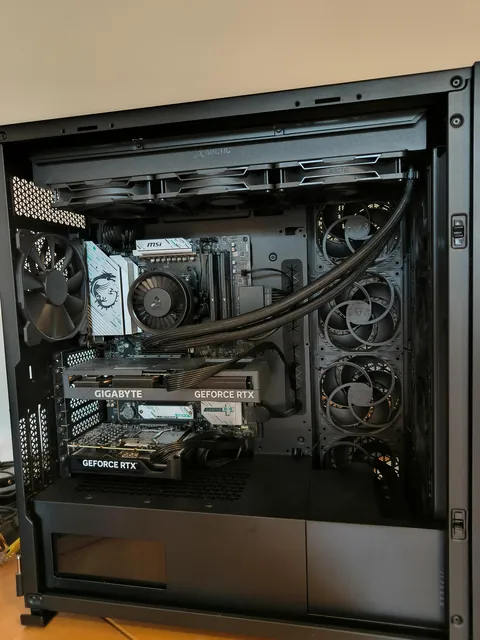 Anyone else still rocking Non-RGB rigs?