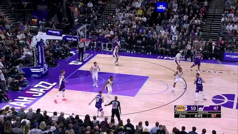 [Highlight] Luka Dončić gets the steal, hits the nutmeg, and finishes with the lob for the alley-oop.