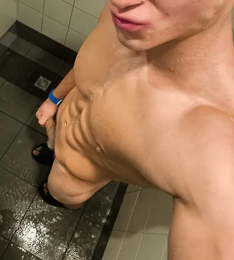 Wonder if older guys like an 18 year old with a body like this