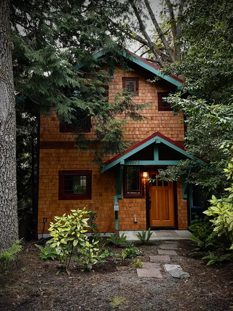 Quiet house nestled between the trees in Portland, Oregon