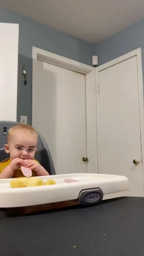 Dad's reaction to babies fake eyebrows