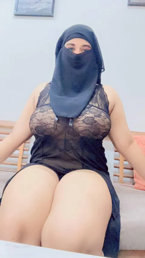 Asalam Walekum, from a thick hijabi 