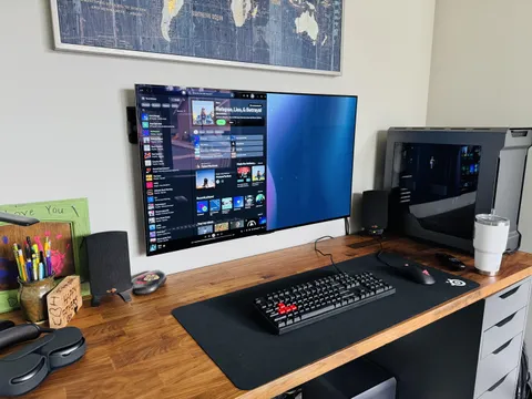 Upgraded to an OLED for my battle station.