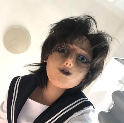 I made a mask. Hope you like it. Or not.