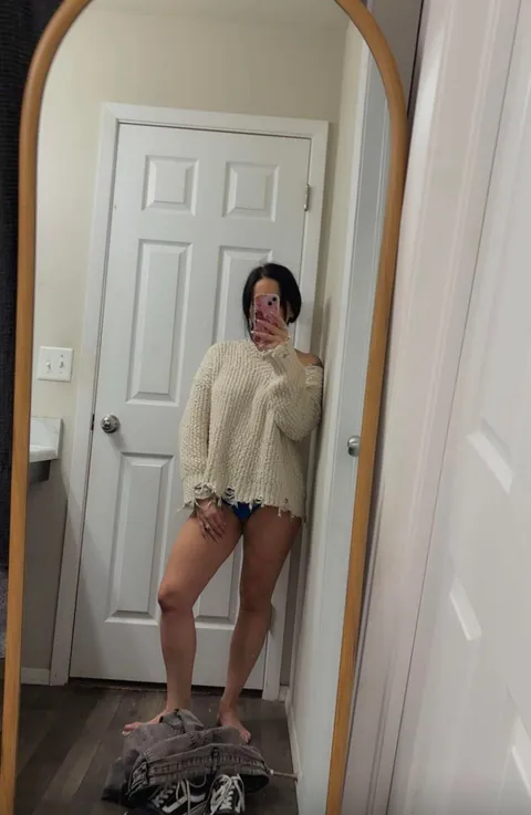 Work is finally over, swipe to undress me! (F)