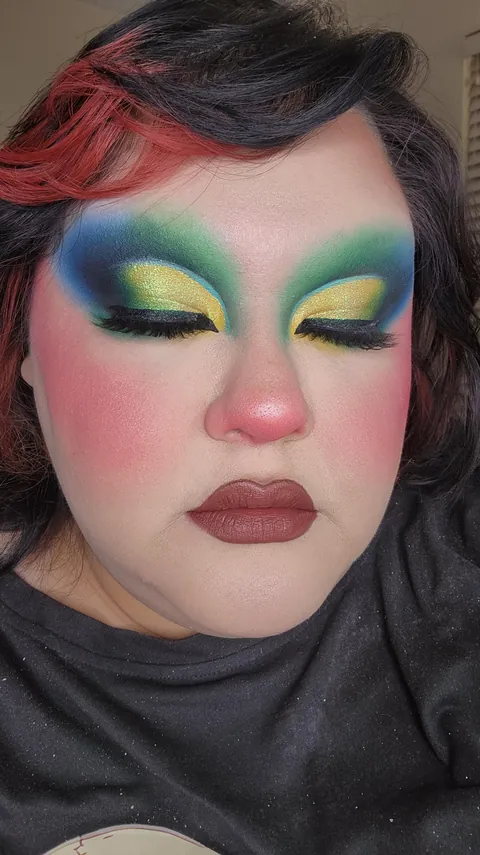 today's look 💚 thank you for all the nice comments on my last posts 🖤🖤🖤