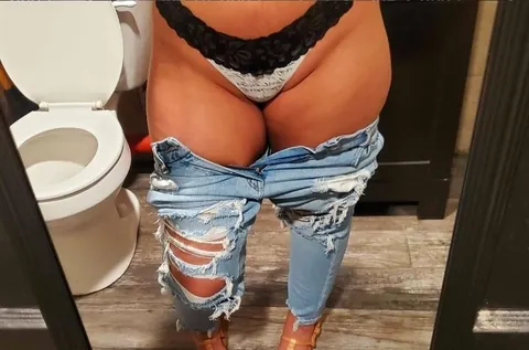 Nearly 34 and wondering if you’re married jerking off to my pics.. just say yes or no