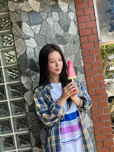 Miyeon - I-DLE