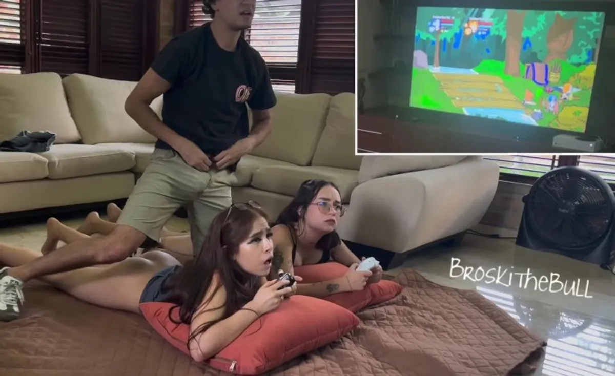 These girls like Castle Crashers almost as much as sucking dick