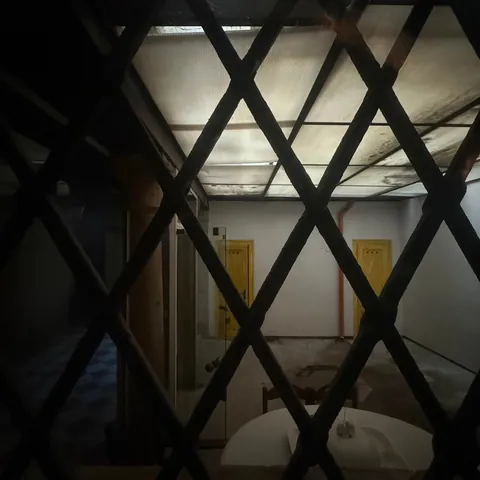 Here’s what’s behind the bedroom curtains in my Venice Airbnb