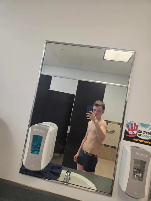 Risky college bathroom pics