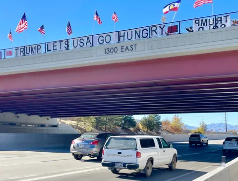 "FUND SNAP!" Overpass Protest - SLC 11.8.2025 [OC]