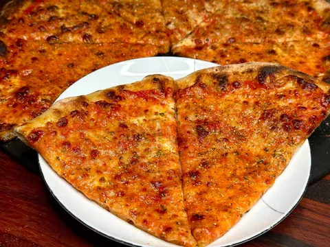 [Homemade] cheese pizza progress