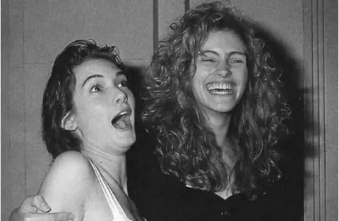 Winona Ryder, Keanu Reeves, Julia Roberts and Jodie Foster (1989)