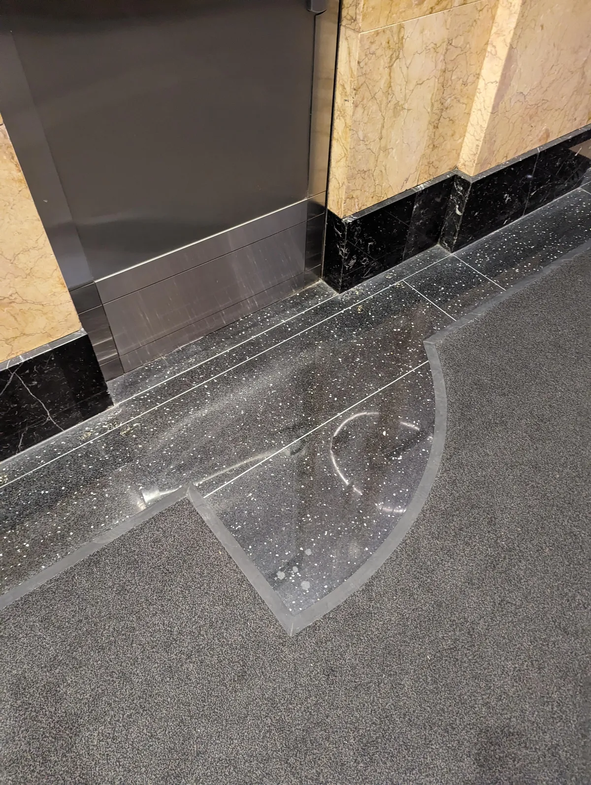 I saw this yesterday. I had to share this image with someone, my wife doesn't understand why I found it humorous.