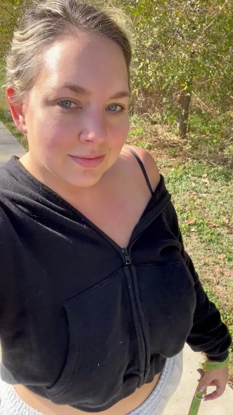 Showing off my huge boobs on my morning walks makes me so horny 