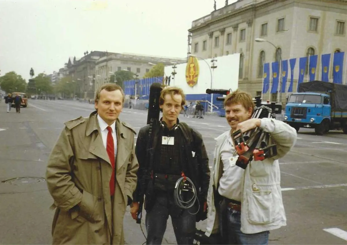 Unseen photos from inside East Berlin the day the Berlin Wall fell