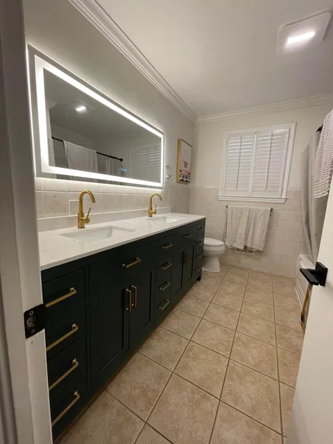 Upgraded bathroom from single to double vanity