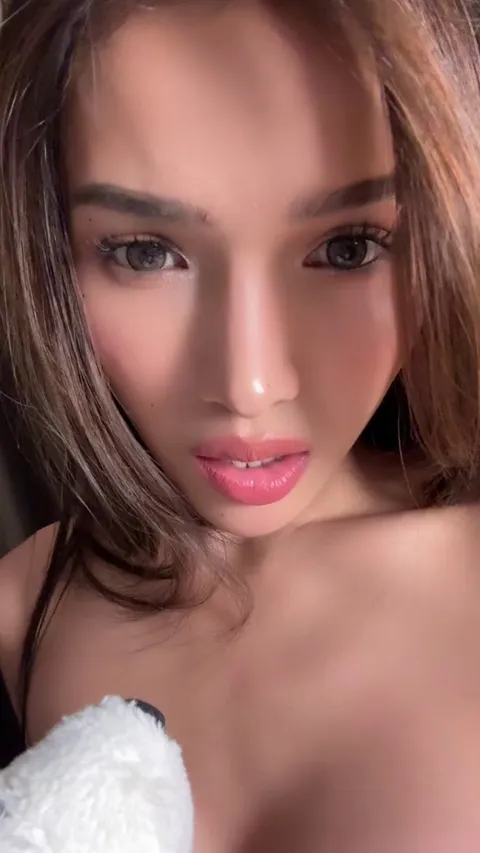 This is what Singapore’s finest sluts look like