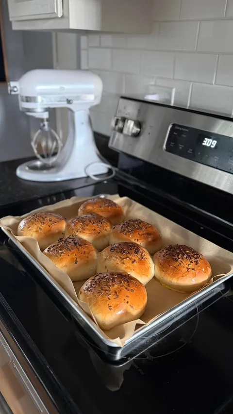 [homemade] Beef and Cheddar Sandwiches