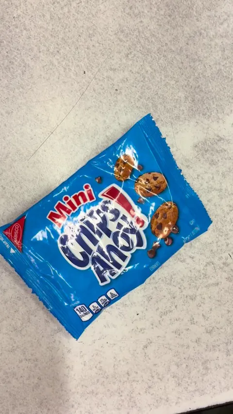 This Chips Ahoy pack only had one cookie :(