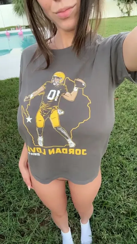 Would you tittyfuck a 5’1 slut??😉😏 [reveal]