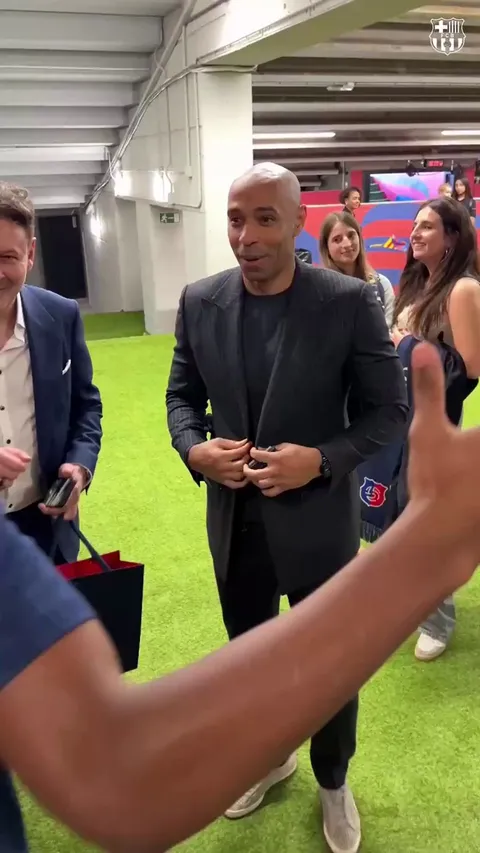 Thierry Henry and Lamine Yamal meet-up after the match