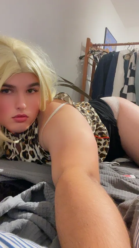 What a 20 year old porn addicted Whiteboy looks like: