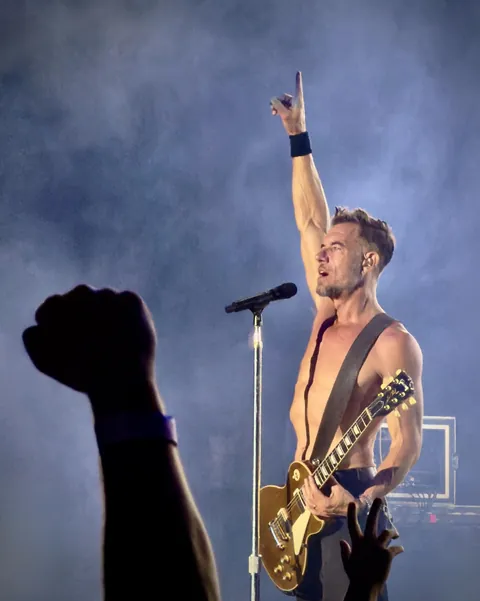 Took this picture of Nick Hexum from 311 last night and really dig it. [OC]