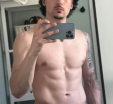 Do women still fuck guys with smaller dicks?