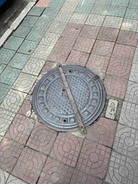 Weird Planet: North Korea, Pyongyang