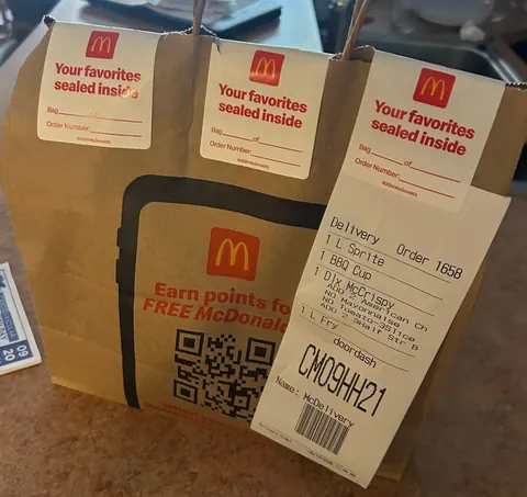 Ordered $22 worth of Taco Bell through their app, received $10 worth of cold McDonalds
