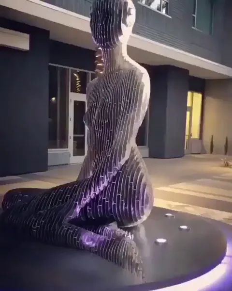 Disappearing Sculpture by German Artist Julian Voss-Andreae In Palm Springs